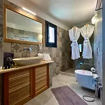 Golden Moments Luxury Stone C * Мессария