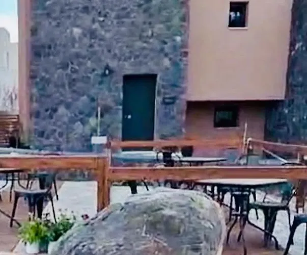 Golden Moments Luxury Stone C