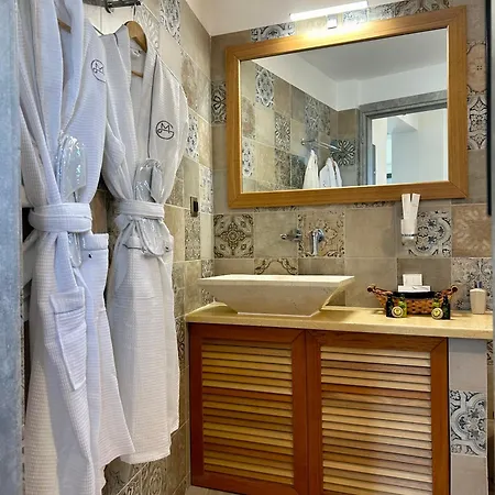Golden Moments Luxury Stone C Apartman *